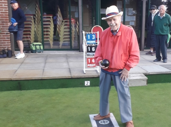 Eric Leedham still bowling at 100